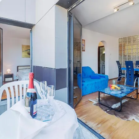 Apartament Awesome In With Wifi