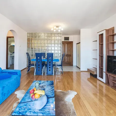 Appartement Awesome In With Wifi *